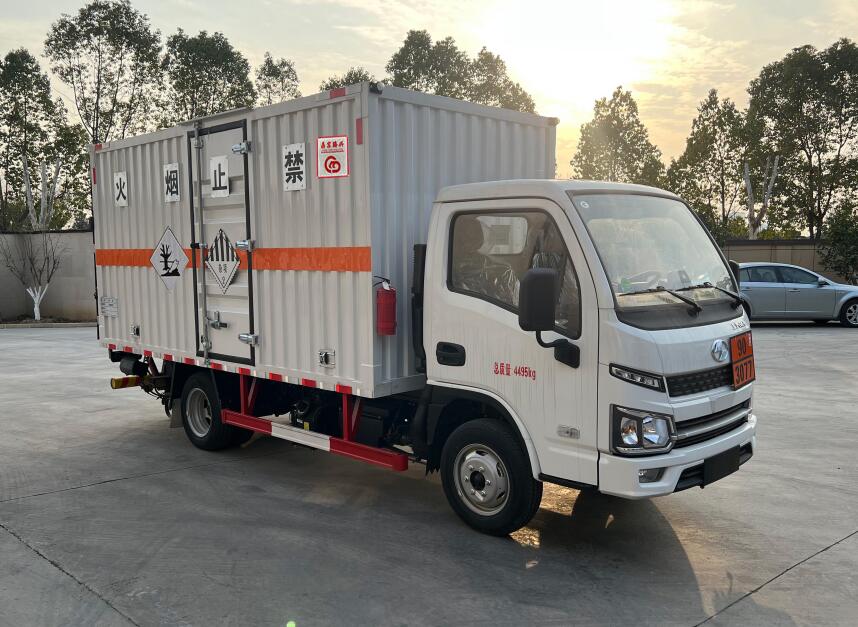 鼎宸騰興牌DCZ5040XZWSH6雜項危險物品廂式運輸車