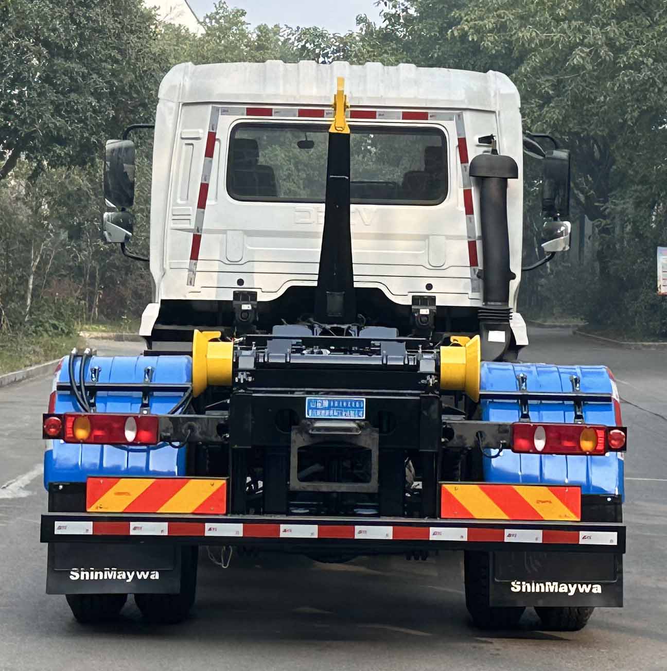 山花牌JHA5123ZXXDFB6車廂可卸式垃圾車公告圖片