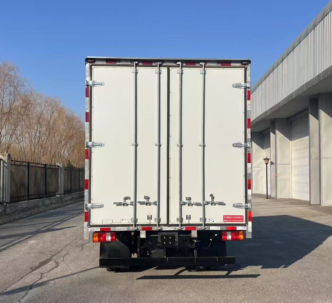 馨雅通牌ZXN5047TWCBEV純電動污水處理車公告圖片