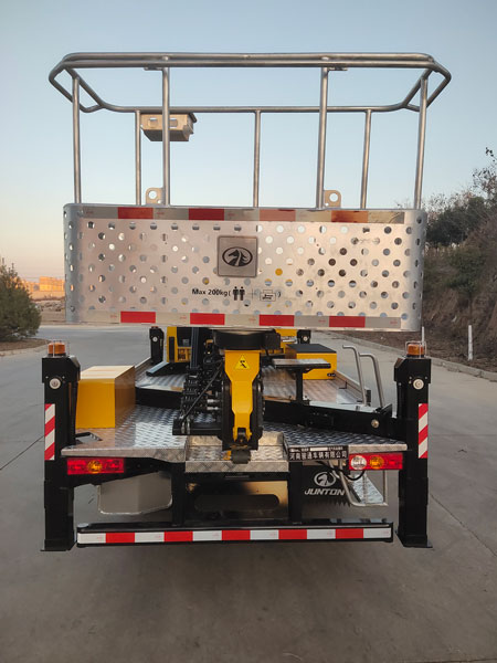 駿通牌JF5040JGKB6高空作業(yè)車公告圖片