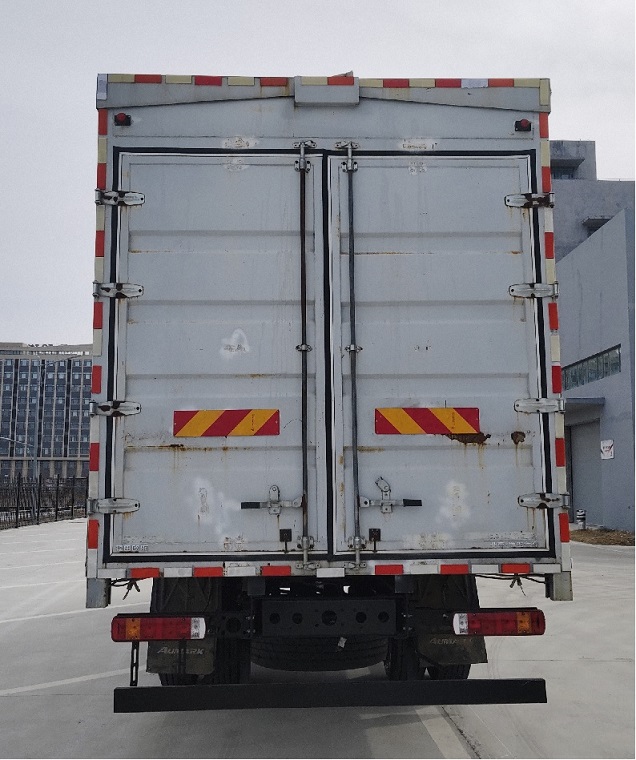 福田牌BJ5186XYK-01翼開啟廂式貨車公告圖片