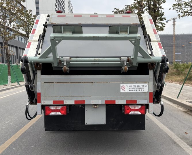 廣環(huán)牌GH5123ZYSSHBEV純電動(dòng)壓縮式垃圾車公告圖片