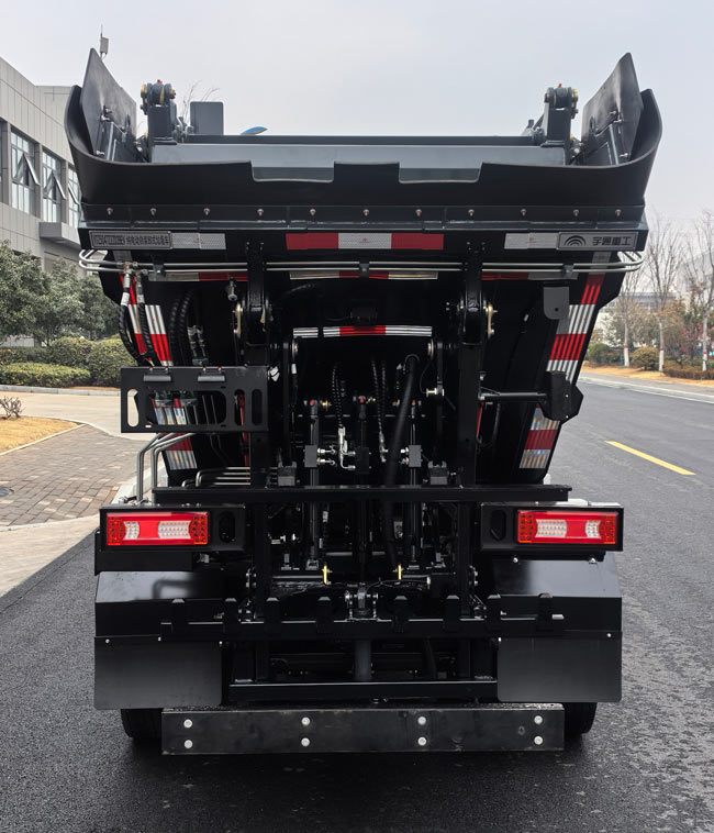 宇通牌YTZ5047ZZZD2BEV純電動(dòng)自裝卸式垃圾車公告圖片