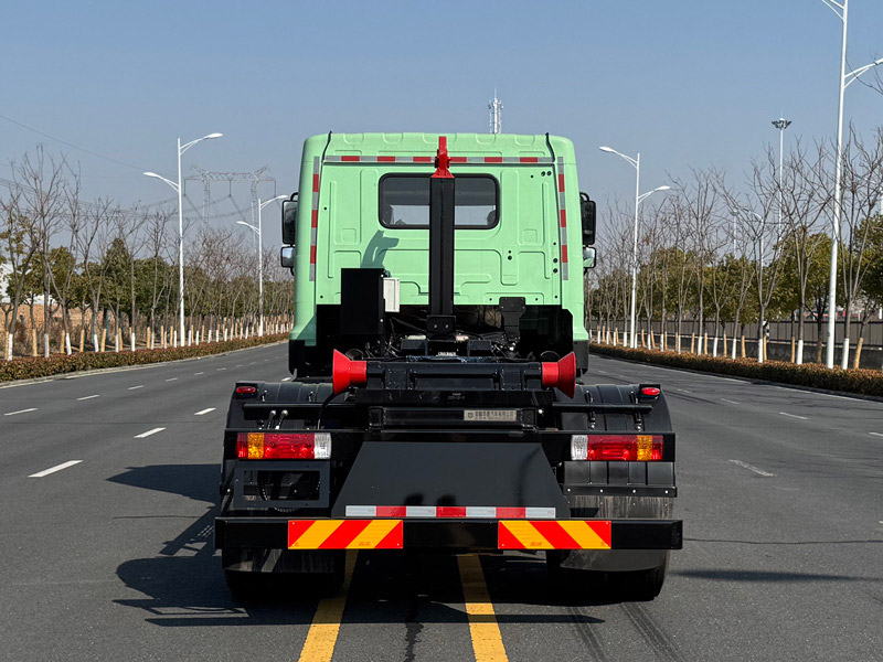 遠(yuǎn)程牌HN5180ZXXH32D5SHEVY甲醇插電式增程混合動(dòng)力車廂可卸式垃圾車公告圖片