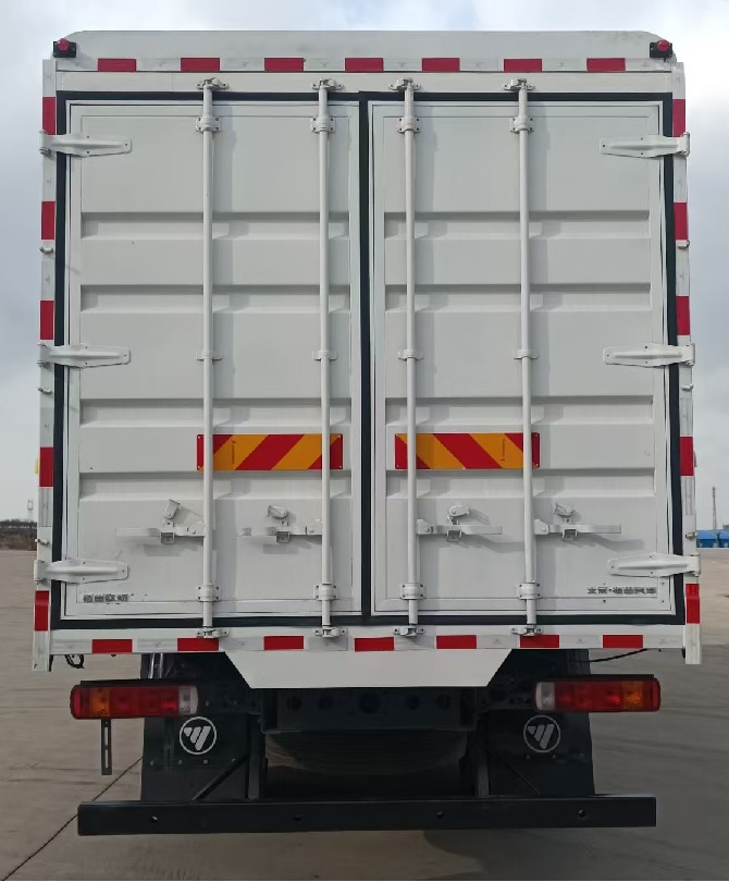 福田牌BJ5186CCQ-01畜禽運輸車公告圖片