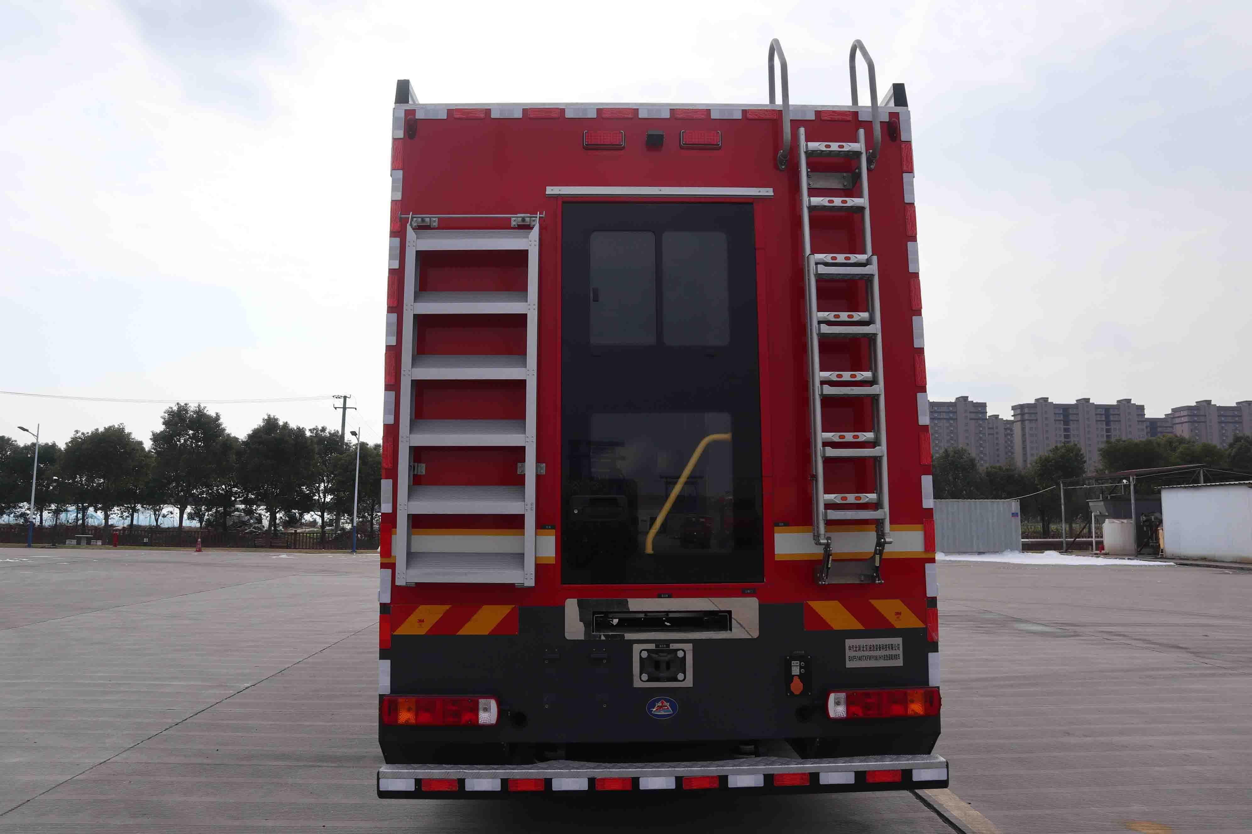 海潮牌BXF5140TXFWY08/H1應(yīng)急保障消防車(chē)公告圖片