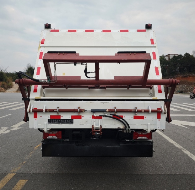 創(chuàng)維牌NJL5080ZYSSBEV純電動(dòng)壓縮式垃圾車公告圖片