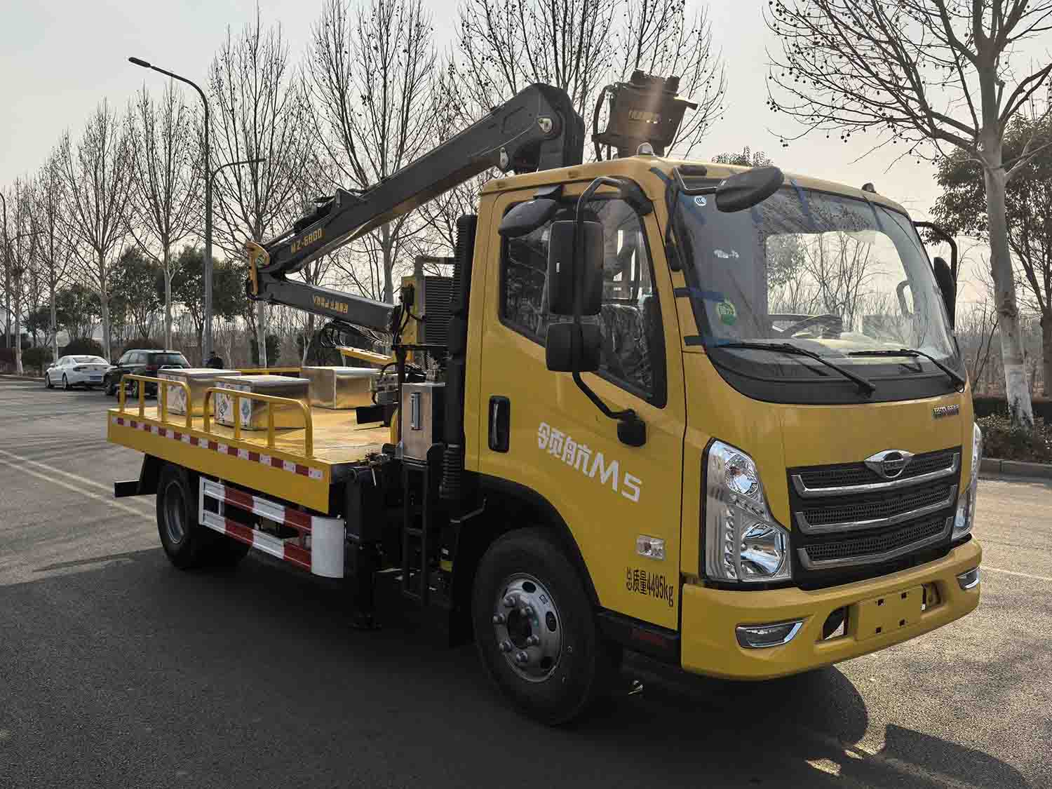 JBP5040TYHBJ6型綠化綜合養(yǎng)護車圖片