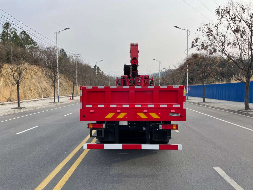 平杰牌HPJ5318JSQSX隨車起重運(yùn)輸車公告圖片