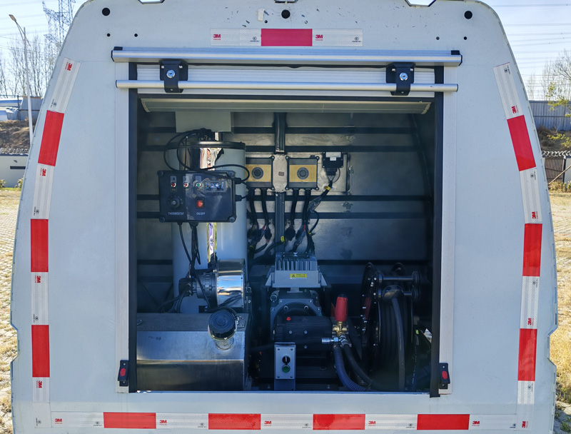 賽沃牌SAV5030TYHCKSBEV純電動(dòng)路面養(yǎng)護(hù)車公告圖片