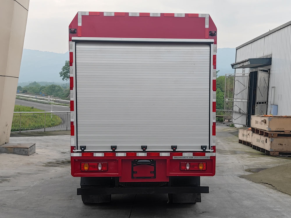 雙燕牌CFD5110TYLG6壓裂車公告圖片