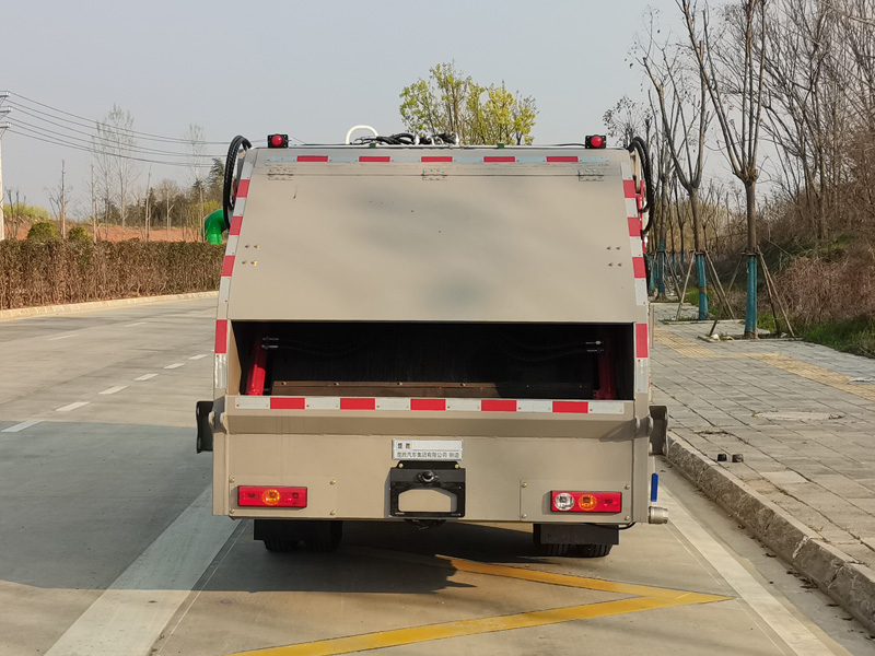 楚勝牌CSC5047ZYSB6壓縮式垃圾車公告圖片