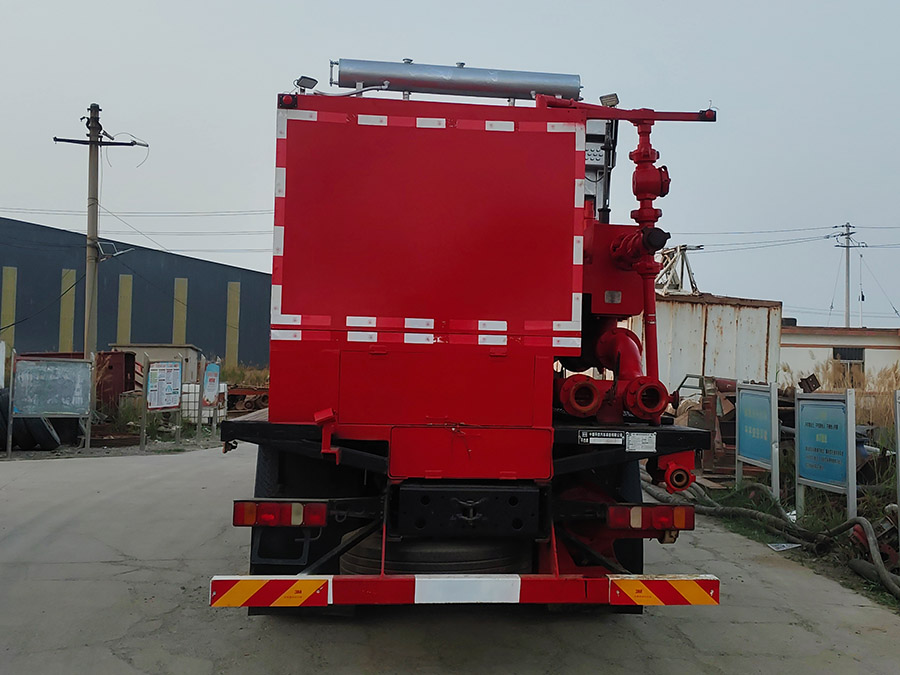 平杰牌HPJ5390TYL6R壓裂車公告圖片