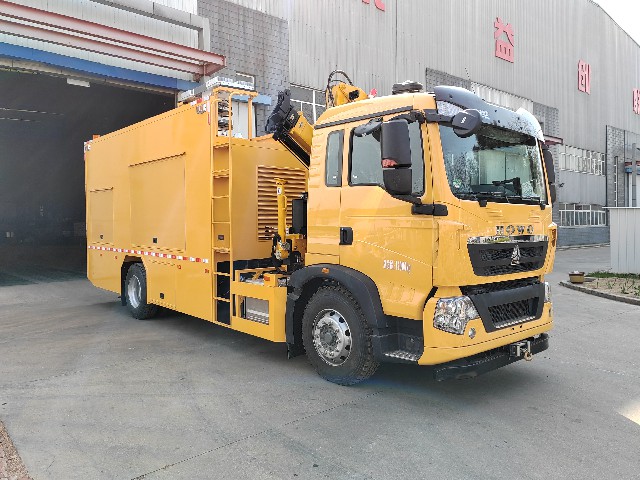 UEC5140XZM型照明車圖片