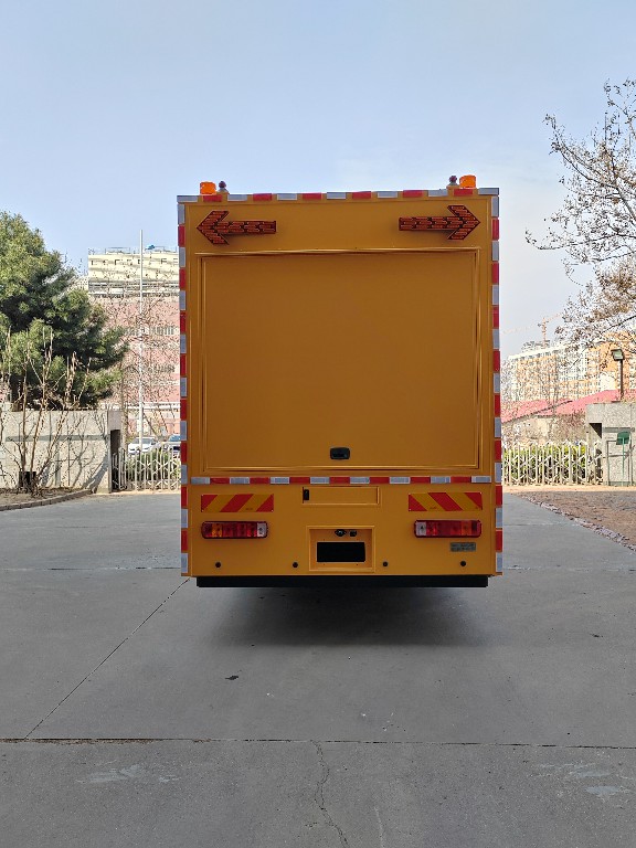 優(yōu)益創(chuàng)聯(lián)牌UEC5140XZM照明車公告圖片