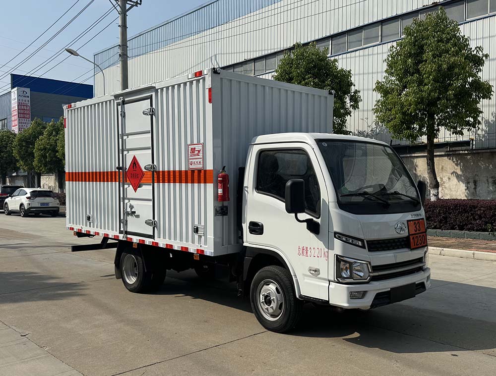 楚飛牌CLQ5031XRY6S易燃液體廂式運輸車公告圖片