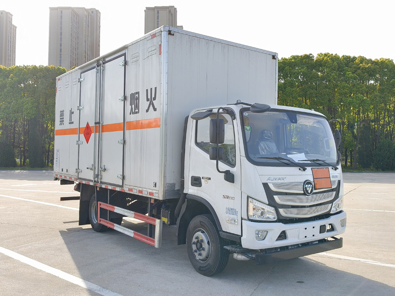 楚勝牌CSC5126XRYB6易燃液體廂式運輸車公告圖片