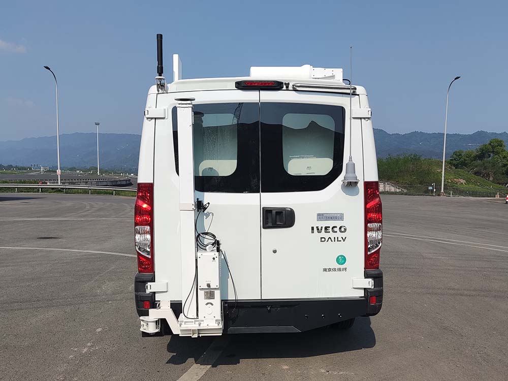 無線電監(jiān)測車圖片