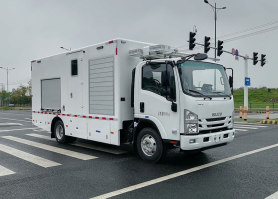 大流量排水抢险车