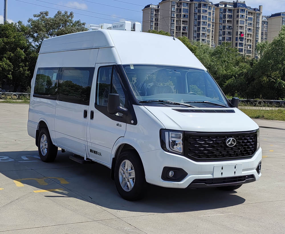 晶馬牌JMV5041XYB6運(yùn)兵車