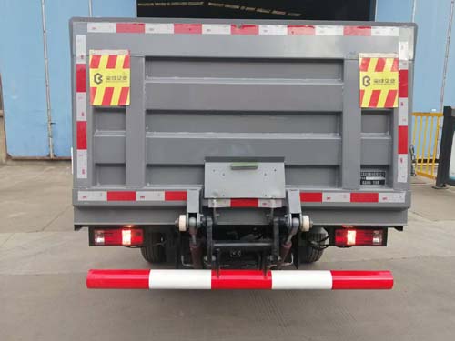 寶裕牌ZBJ5040CTYBEV純電動(dòng)桶裝垃圾運(yùn)輸車(chē)公告圖片