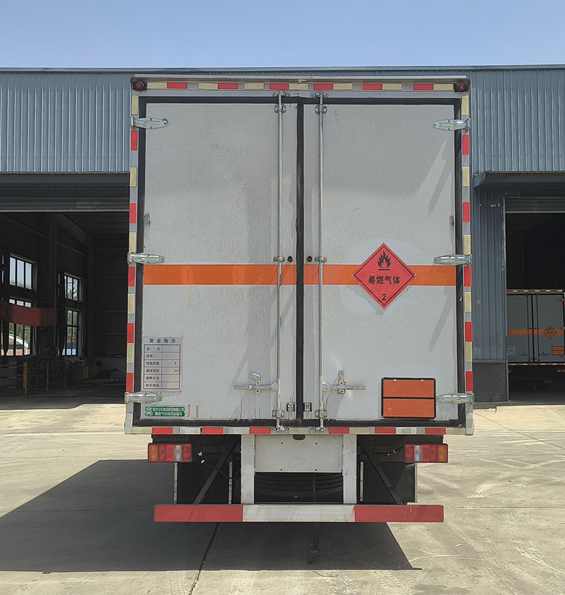 程力牌CL5121XRQ6BXW易燃?xì)怏w廂式運(yùn)輸車公告圖片