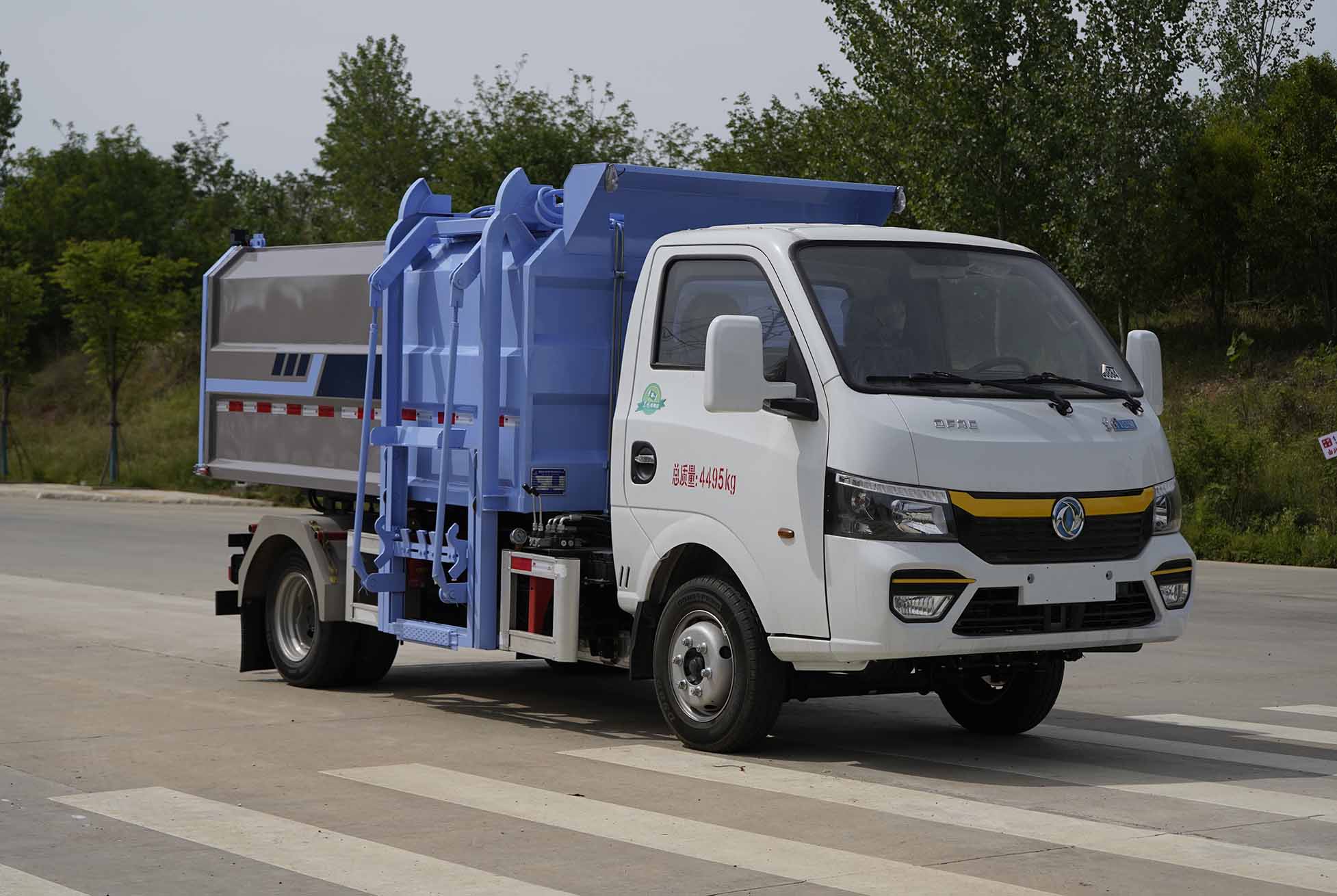 凱力風(fēng)牌KLF5042ZZZBEV純電動自裝卸式垃圾車