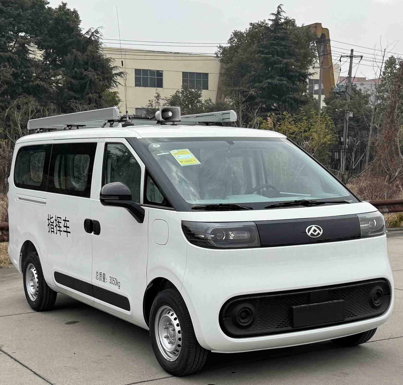 申馳牌SQL5030XZHU1BEV-J64純電動(dòng)指揮車