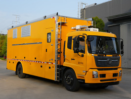 大流量排水抢险车