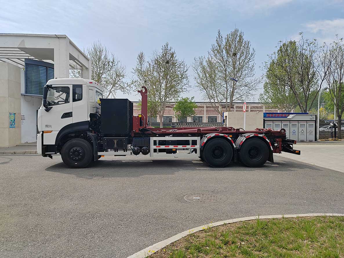 亞潔牌BQJ5250ZXXDFBEV純電動車廂可卸式垃圾車公告圖片