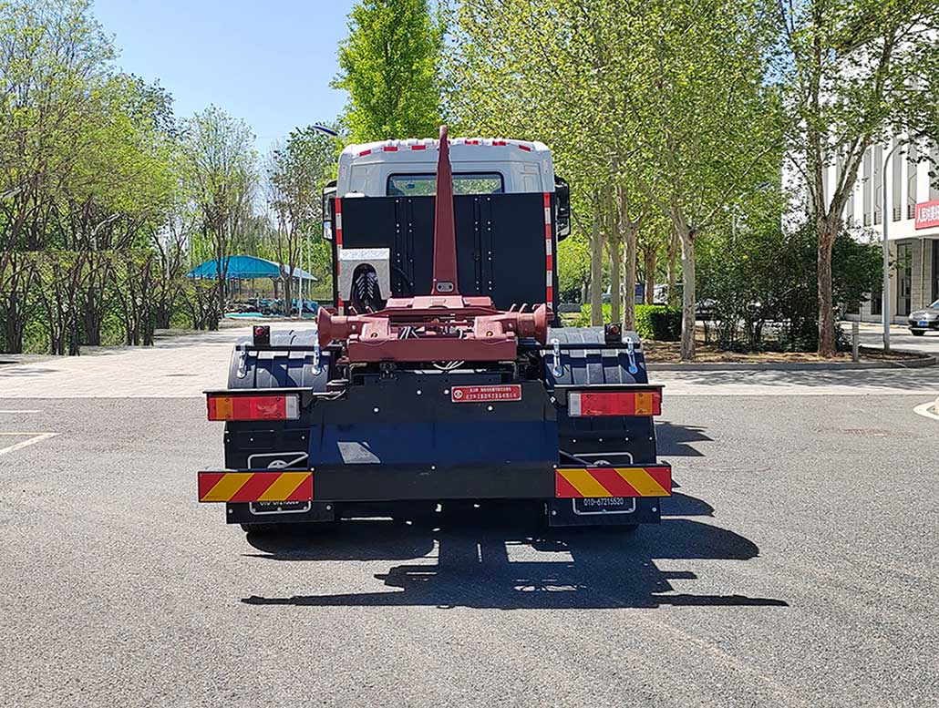 亞潔牌BQJ5250ZXXDFBEV純電動車廂可卸式垃圾車公告圖片