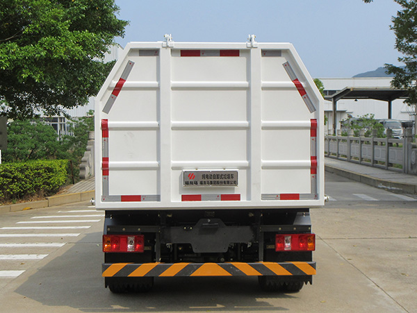 福龍馬牌FLM5040ZLJYJBEV純電動(dòng)自卸式垃圾車公告圖片