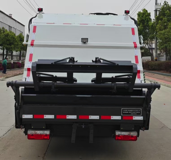 福瑞能牌ZMT5120ZYSEQ6壓縮式垃圾車公告圖片