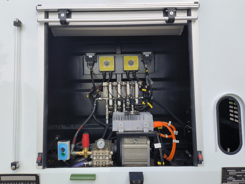 犀重牌AXZ5040TYHCKSBEV純電動(dòng)路面養(yǎng)護(hù)車公告圖片