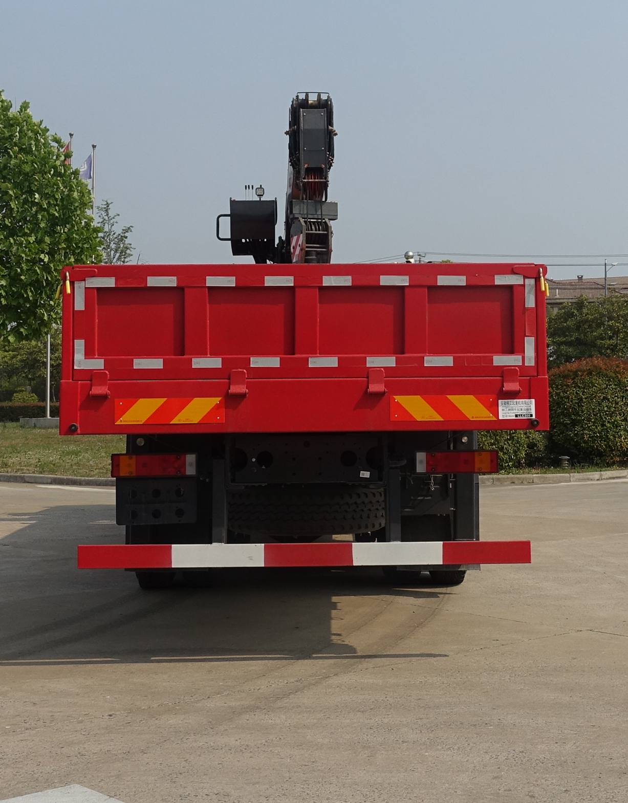 柳工牌CLG5250JSQDFHS隨車(chē)起重運(yùn)輸車(chē)公告圖片