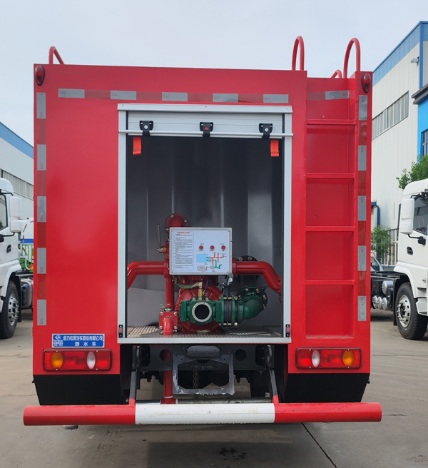 程力威牌CLW5110GSSCDP灑水車公告圖片