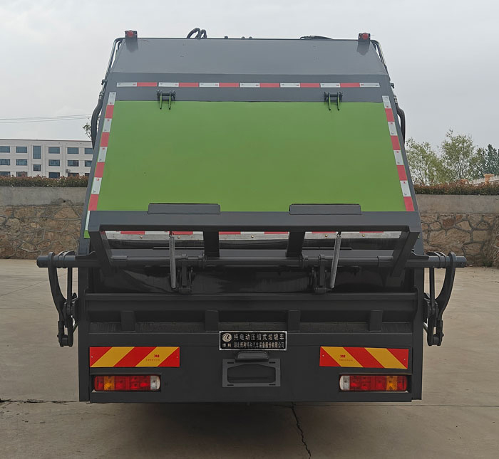 博利牌BLT5181ZYSBWLBEV純電動(dòng)壓縮式垃圾車公告圖片