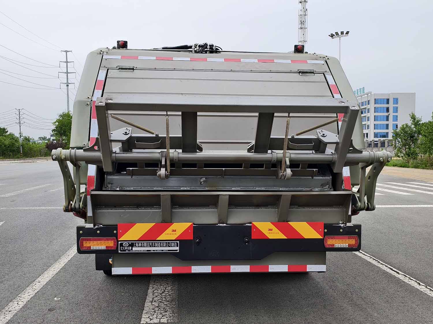 交大神舟牌SSZ5121ZYSBEV純電動壓縮式垃圾車公告圖片