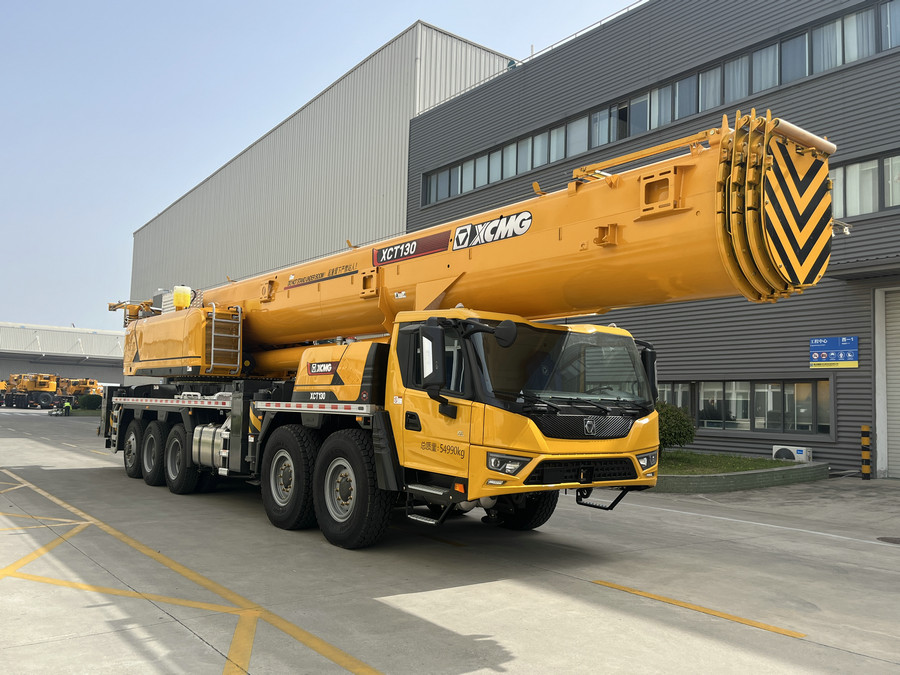 XZJ5551JQZ130G8型汽車(chē)起重機(jī)圖片
