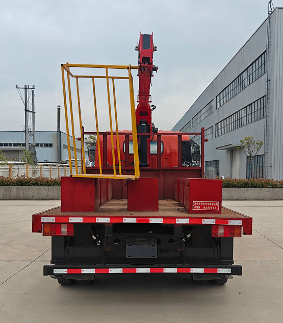 布隆牌LLL5047XJXZ6抽油機檢修車公告圖片