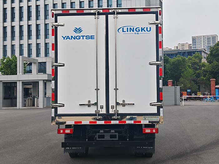 揚(yáng)子江牌WG5040XLCSHEVBY插電式增程混合動力冷藏車公告圖片