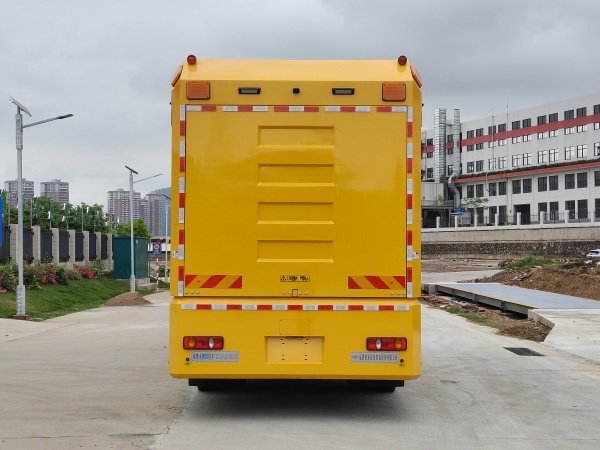 龍吸水牌FLG5160XXH155E救險車公告圖片