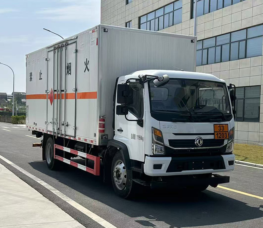 專威牌HTW5125XRYEQ6易燃液體廂式運輸車公告圖片