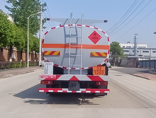 天威緣牌TWY5183GJYD6加油車公告圖片