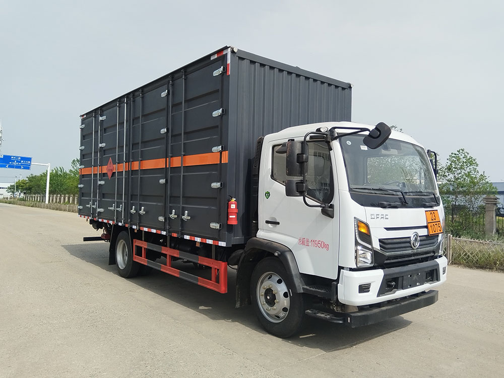 大力牌DLQ5125XRQEQ6易燃?xì)怏w廂式運(yùn)輸車公告圖片