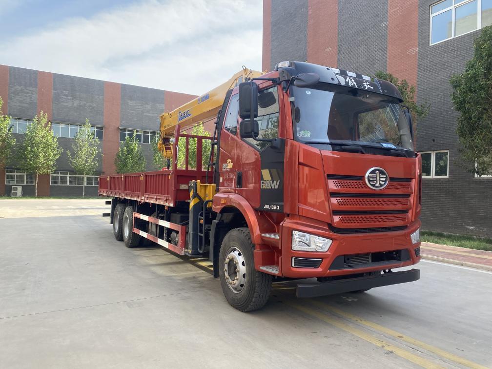 ZZX5253JSQCA6型隨車起重運(yùn)輸車圖片