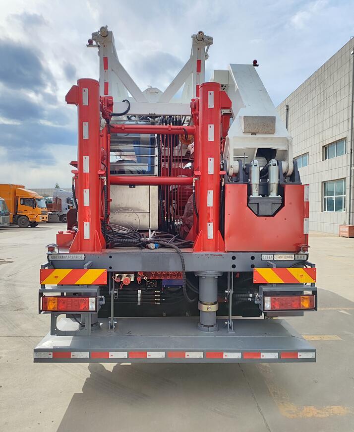松石裝備牌JY5460TXJ900DBZ修井機(jī)公告圖片