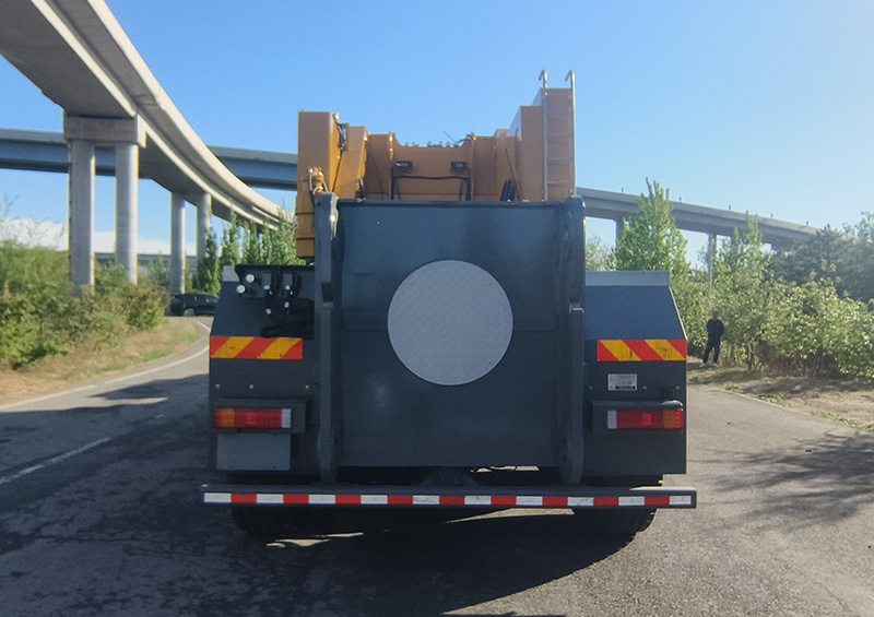 三一牌SYM5860JQZ1200T全地面起重機(jī)公告圖片