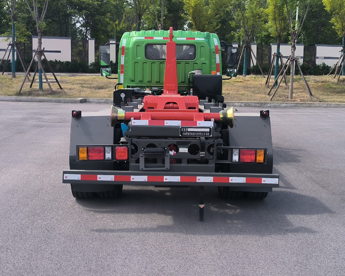 犀重牌AXZ5120ZXXCDWBEV純電動(dòng)車廂可卸式垃圾車公告圖片