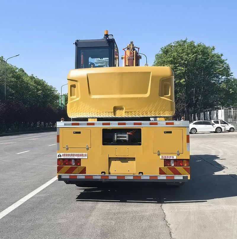 圣岳牌SDZ5182TYHF路面養(yǎng)護(hù)車公告圖片